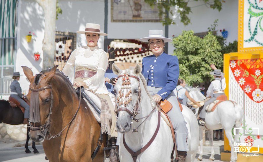 GALERÍA: De flamencas y caballistas en el Real de la Feria del Valle