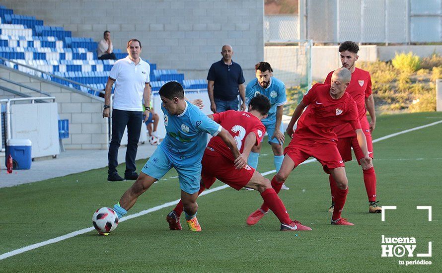 GALERÍA: El Ciudad de Lucena naufraga ante un Sevilla 'C' que supo aprovechar la debilidad defensiva local en la primera mitad (1-2) GALERÍA: El Ciudad de Lucena naufraga ante un Sevilla 'C' que supo aprovechar la debilidad defensiva local en la primera mitad (1-2)