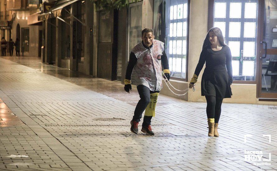 GALERÍA: Una noche de miedo con los zombies por las calles de Lucena