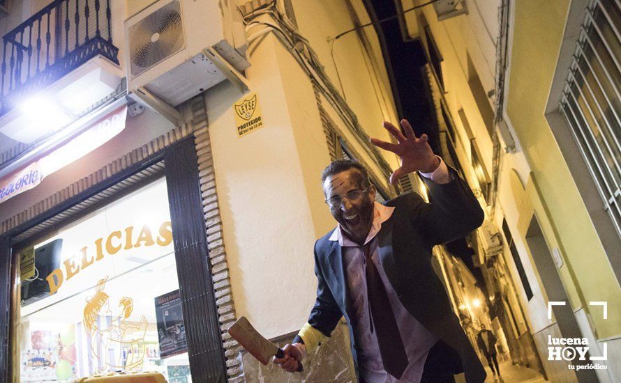 GALERÍA: Una noche de miedo con los zombies por las calles de Lucena