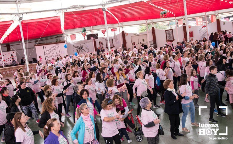 GALERÍA: Cientos de personas se mueven a ritmo de zumba para concienciar sobre el cáncer de mama