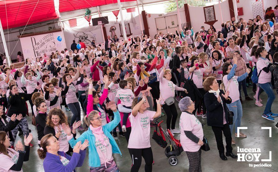 GALERÍA: Cientos de personas se mueven a ritmo de zumba para concienciar sobre el cáncer de mama