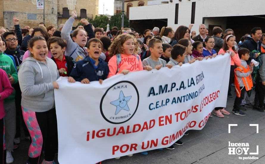 GALERÍA: Más de 600 personas exigen una pista deportiva cubierta para el colegio Antonio Machado