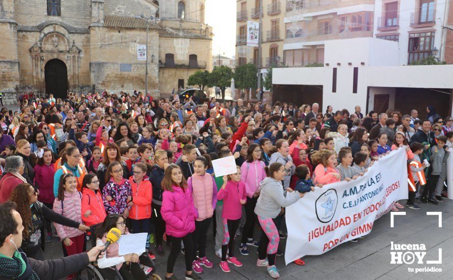 GALERÍA: Más de 600 personas exigen una pista deportiva cubierta para el colegio Antonio Machado