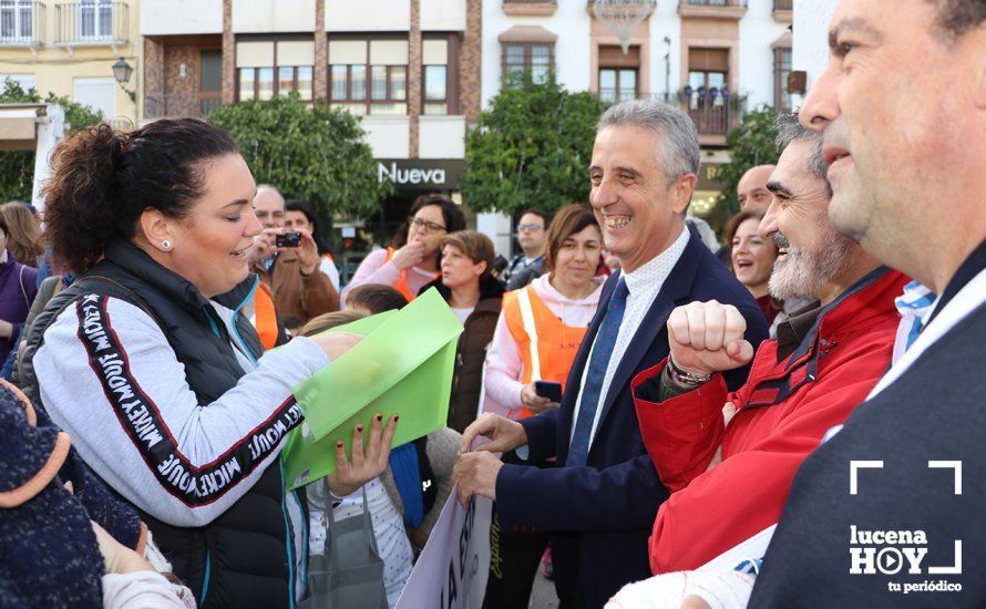 GALERÍA: Más de 600 personas exigen una pista deportiva cubierta para el colegio Antonio Machado