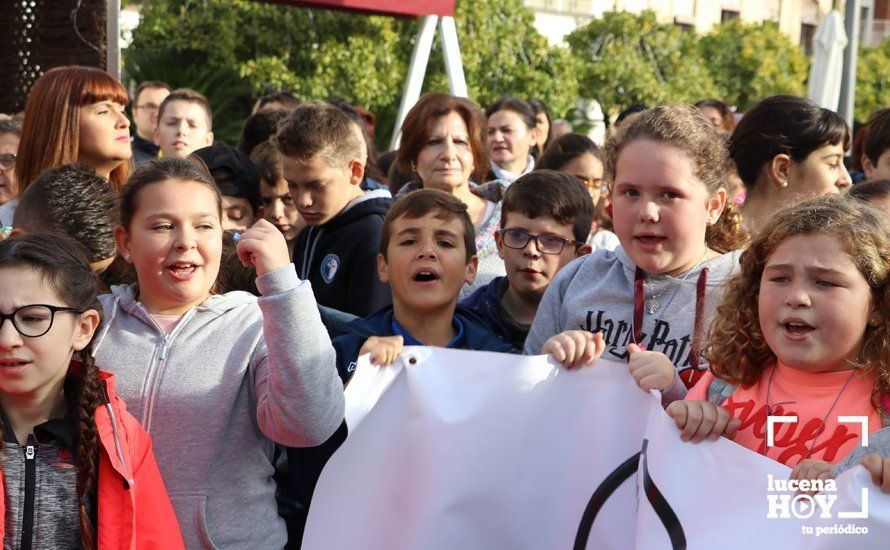 GALERÍA: Más de 600 personas exigen una pista deportiva cubierta para el colegio Antonio Machado