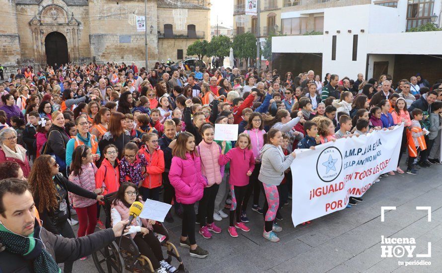 GALERÍA: Más de 600 personas exigen una pista deportiva cubierta para el colegio Antonio Machado