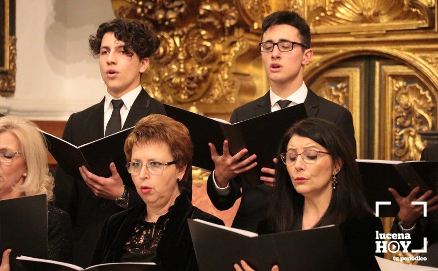 GALERÍA: Magnífico concierto de Navidad del Coro del Conservatorio de Lucena en San Juan de Dios