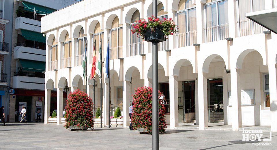 La OMIC atiende a los consumidores en la planta baja del ayuntamiento de Lucena
