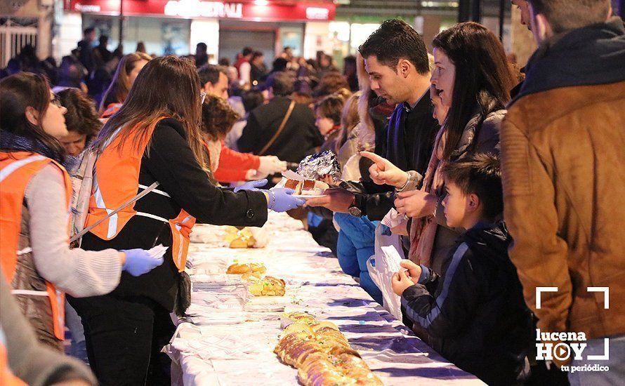 Lucena ofrece un roscón de reyes de 150 metros en favor de Autismo Córdoba