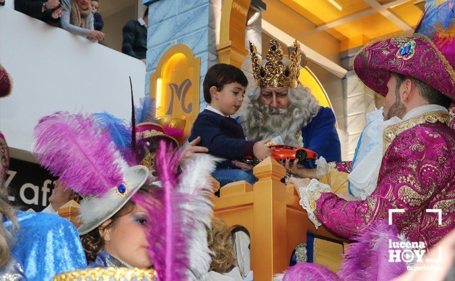 GALERÍA I: Cabalgata de la Ilusión: 22 carrozas y más de 2.500 figurantes llenan de color y magia las calles de Lucena
