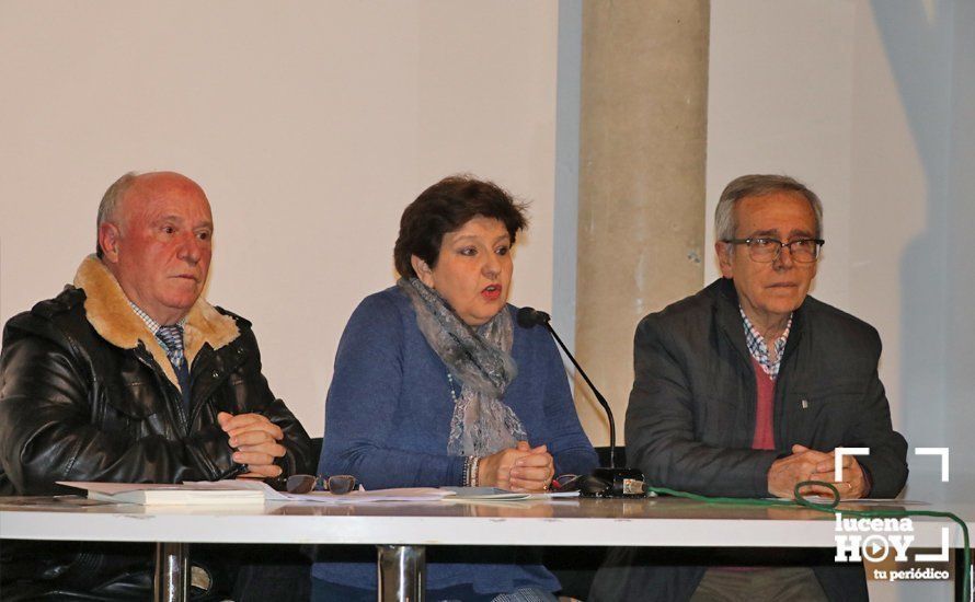  Antonio Cruz, Encarnación Camacho y Antonio Moyano durante la inauguración de la muestra 