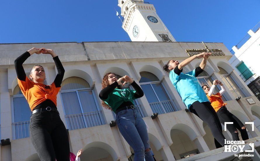 GALERÍA: Más de 500 escolares toman el centro para celebrar el Día de la Paz