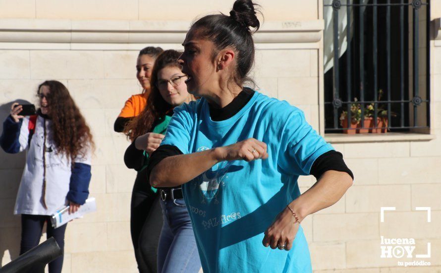 GALERÍA: Más de 500 escolares toman el centro para celebrar el Día de la Paz