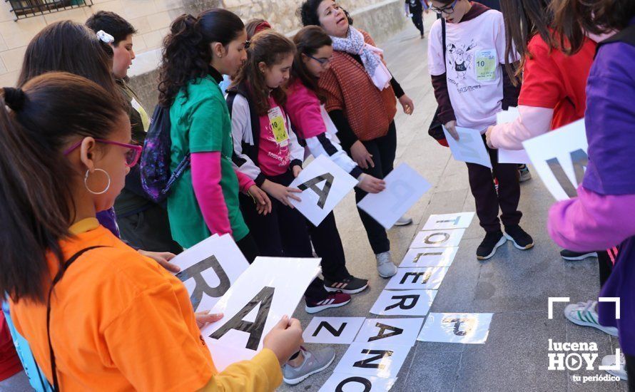 GALERÍA: Más de 500 escolares toman el centro para celebrar el Día de la Paz