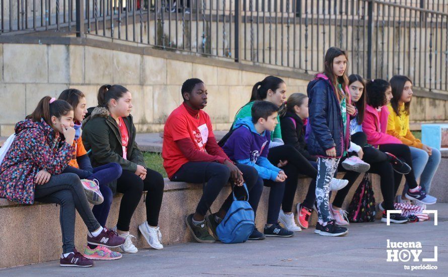 GALERÍA: Más de 500 escolares toman el centro para celebrar el Día de la Paz