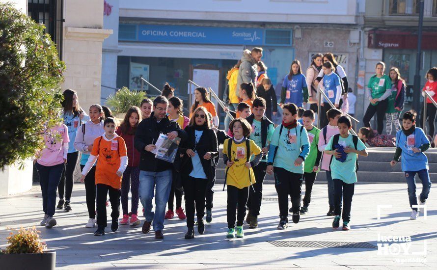 GALERÍA: Más de 500 escolares toman el centro para celebrar el Día de la Paz