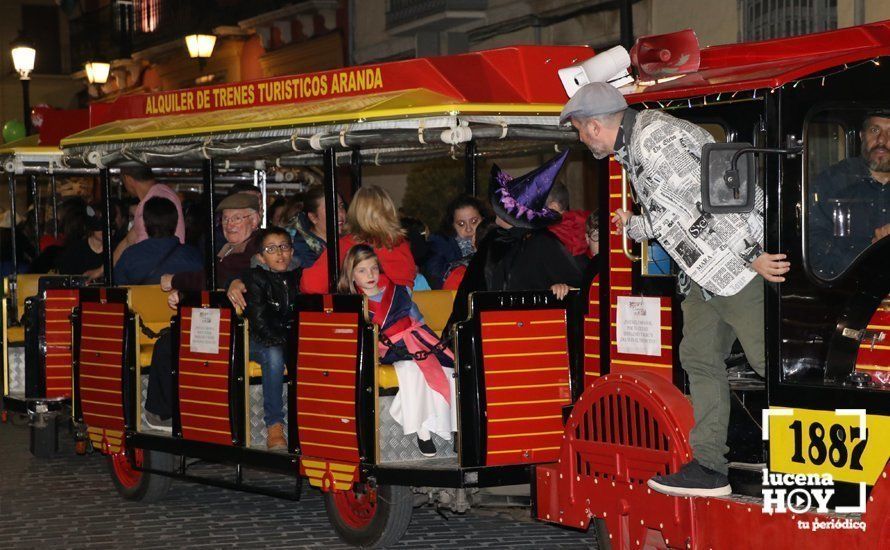 GALERÍA: Cientos de personas llenan de color y alegría el centro urbano con el pasacalles del Carnaval de Lucena