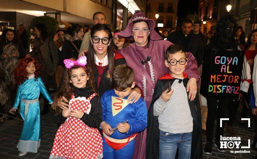 GALERÍA: Cientos de personas llenan de color y alegría el centro urbano con el pasacalles del Carnaval de Lucena