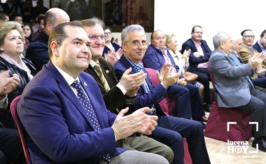 GALERÍA: Presentada la nueva túnica del Cristo del Amor, bordada por Mariano Martín Santonja GALERÍA: Presentada la nueva túnica del Cristo del Amor, bordada por Mariano Martín Santonja