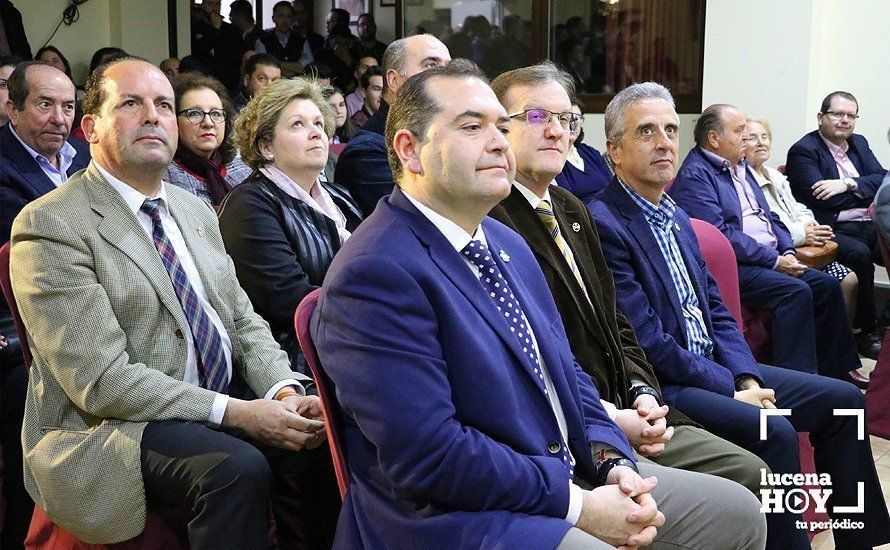 GALERÍA: Presentada la nueva túnica del Cristo del Amor, bordada por Mariano Martín Santonja GALERÍA: Presentada la nueva túnica del Cristo del Amor, bordada por Mariano Martín Santonja