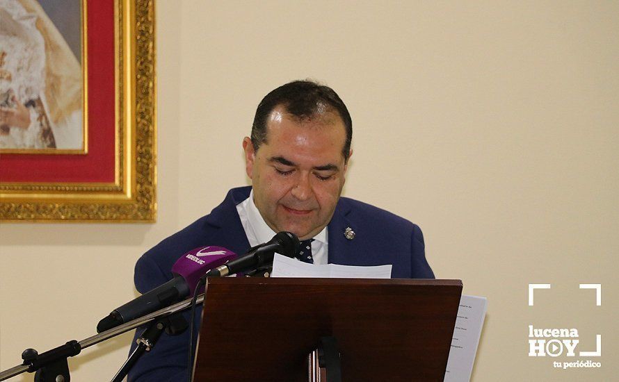 GALERÍA: Presentada la nueva túnica del Cristo del Amor, bordada por Mariano Martín Santonja GALERÍA: Presentada la nueva túnica del Cristo del Amor, bordada por Mariano Martín Santonja