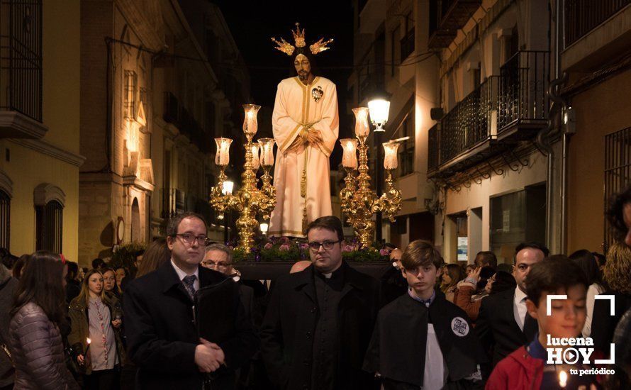 Galería: Jesús Preso recorre las calles de Lucena en solemne Vía Crucis