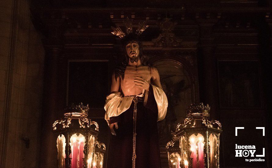 GALERÍA: La imagen del Stmo. Cristo de la Crucifixión recorre las calles en Vía Crucis