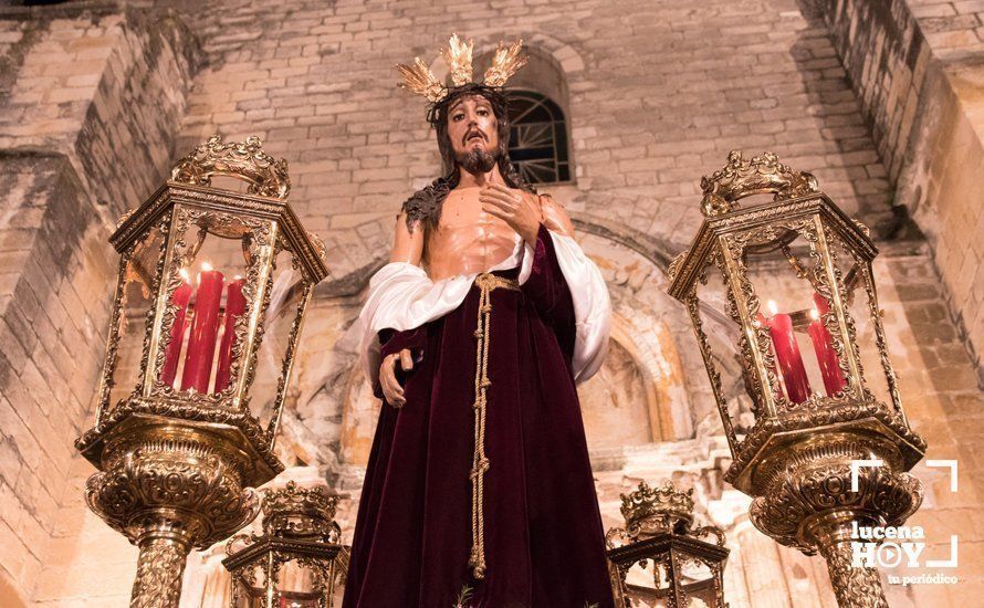 GALERÍA: La imagen del Stmo. Cristo de la Crucifixión recorre las calles en Vía Crucis