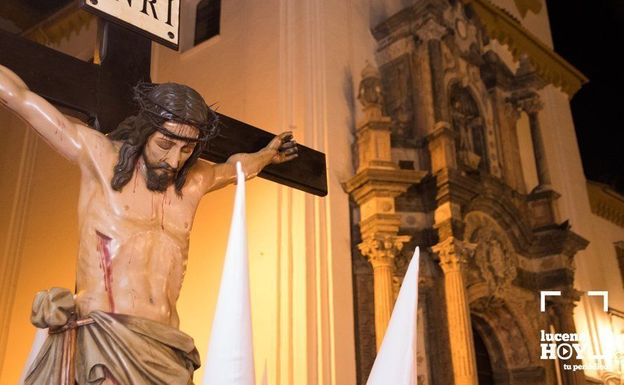 Galería: El Vía Crucis del Silencio cierra el Viernes de Dolores y abre el pórtico de la Semana Santa de Lucena