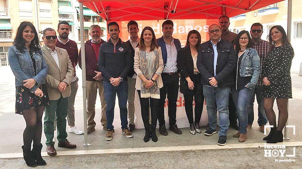  Imagen de un acto informativo de Ciudadanos en la que figuran buena parte de los componentes de la candidatura, junto a Purificación Joyera 