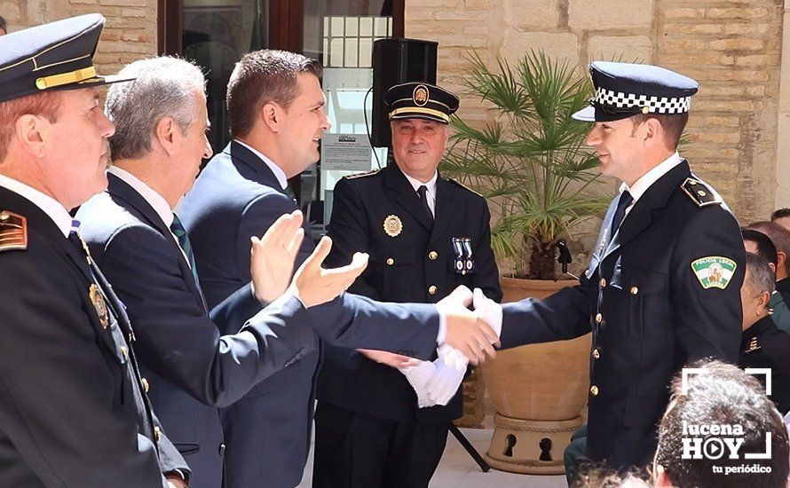 GALERÍA: La Policía Local de Lucena celebra el Día de San Jorge, su patrón, entregando sus condecoraciones