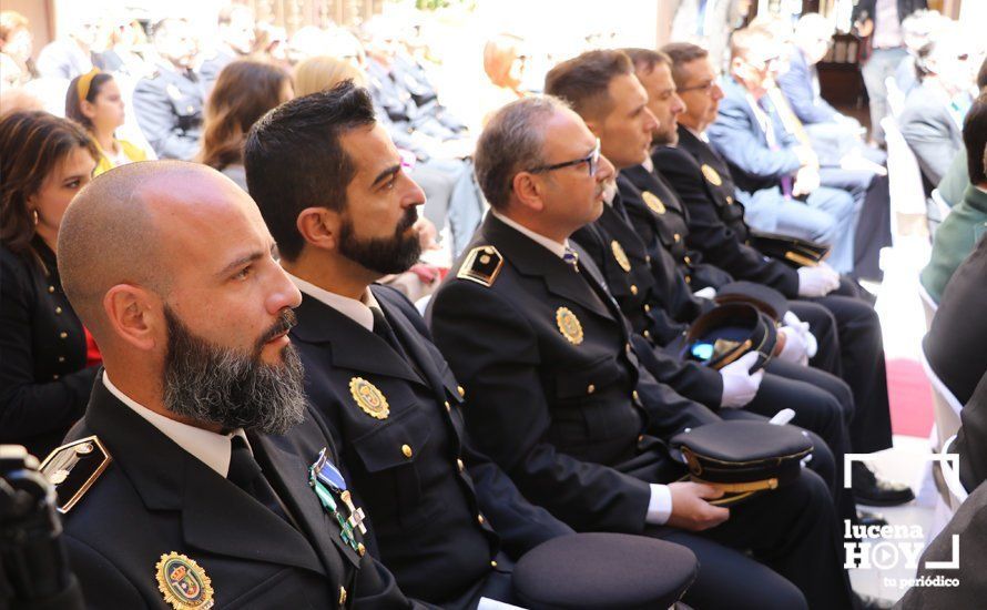 GALERÍA: La Policía Local de Lucena celebra el Día de San Jorge, su patrón, entregando sus condecoraciones