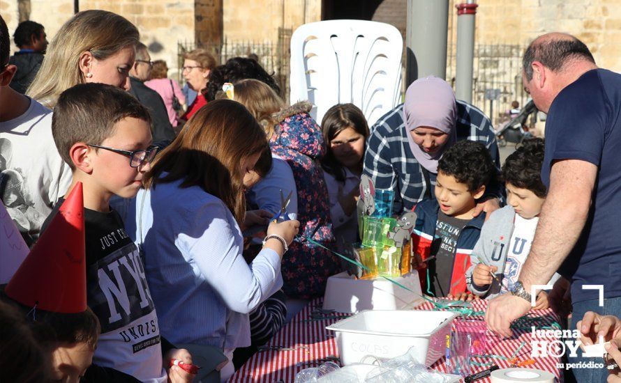 GALERÍA: "Tarde de libros" llena de juegos y literatura la Plaza Nueva