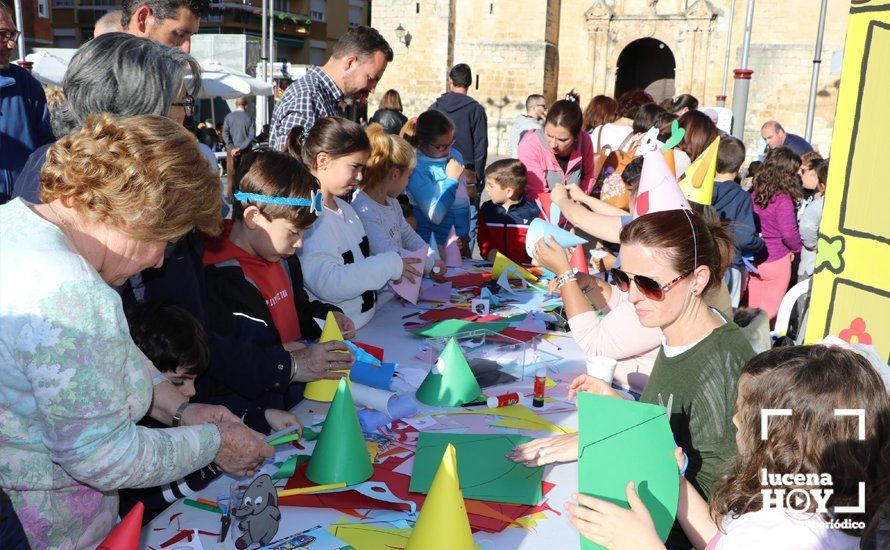 GALERÍA: "Tarde de libros" llena de juegos y literatura la Plaza Nueva