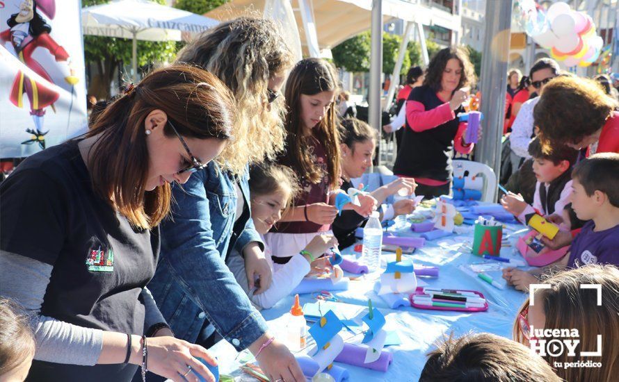 GALERÍA: "Tarde de libros" llena de juegos y literatura la Plaza Nueva