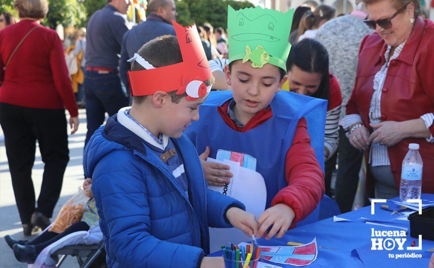 GALERÍA: "Tarde de libros" llena de juegos y literatura la Plaza Nueva