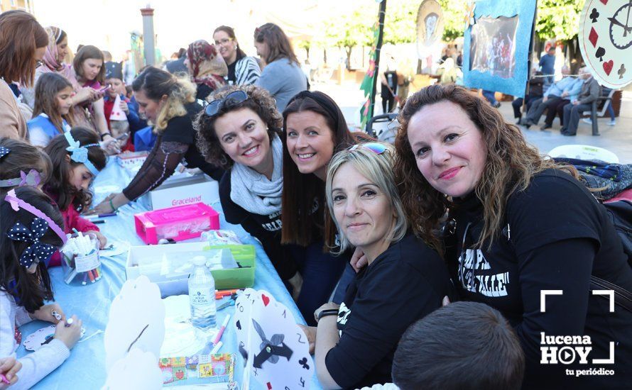 GALERÍA: "Tarde de libros" llena de juegos y literatura la Plaza Nueva