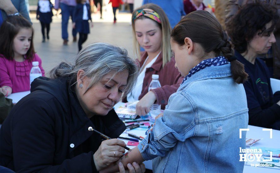 GALERÍA: "Tarde de libros" llena de juegos y literatura la Plaza Nueva