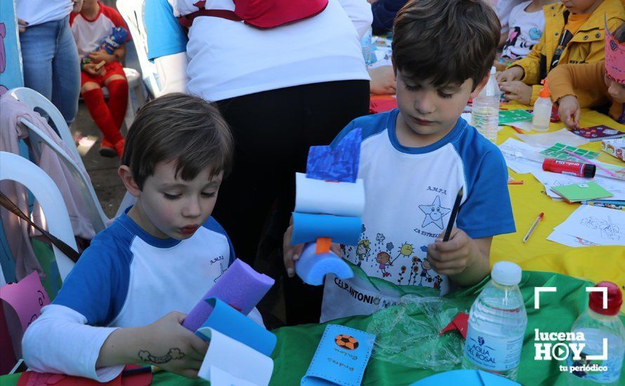 GALERÍA: "Tarde de libros" llena de juegos y literatura la Plaza Nueva