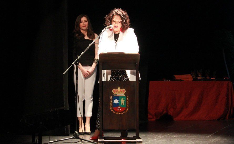 GALERÍA: Silvia Muñoz gana el concurso "Tú sí que cantas" del IES Sierra de Aras, que este año destinó su recaudación a ANNES