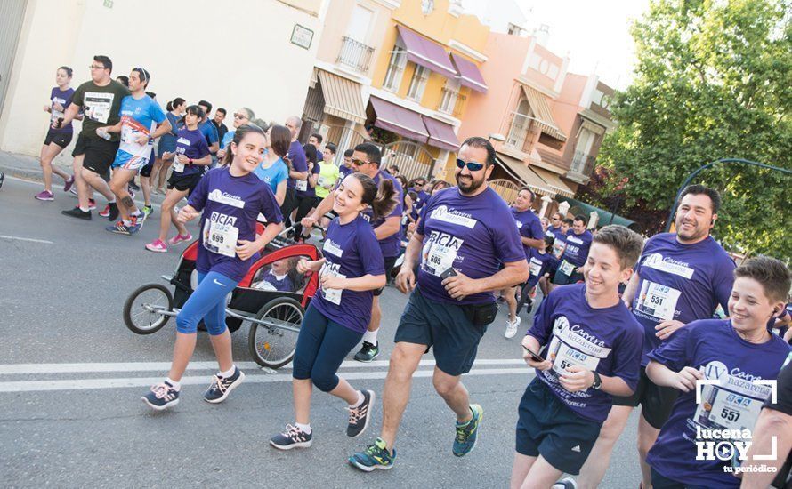 GALERÍA: Jasmine Boutoil y Jaume Leiva se llevan la multitudinaria IV Carrera Nazarena de Lucena