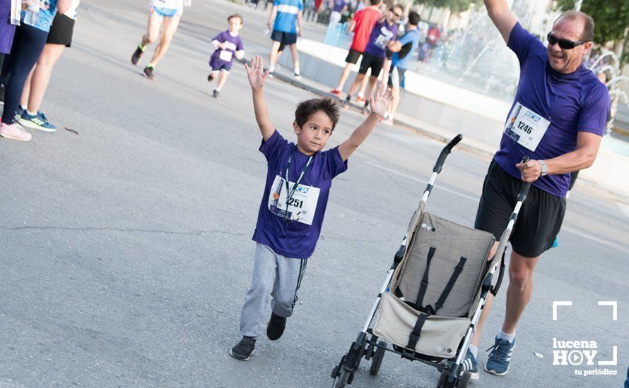 GALERÍA: Jasmine Boutoil y Jaume Leiva se llevan la multitudinaria IV Carrera Nazarena de Lucena