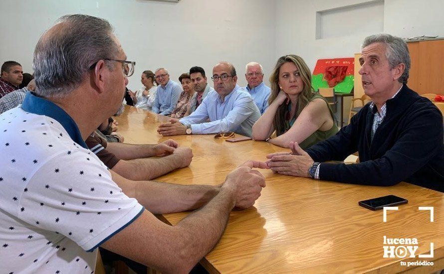  Juan Pérez durante la reunión mantenida con vecinos del Llano de las Tinajerías 