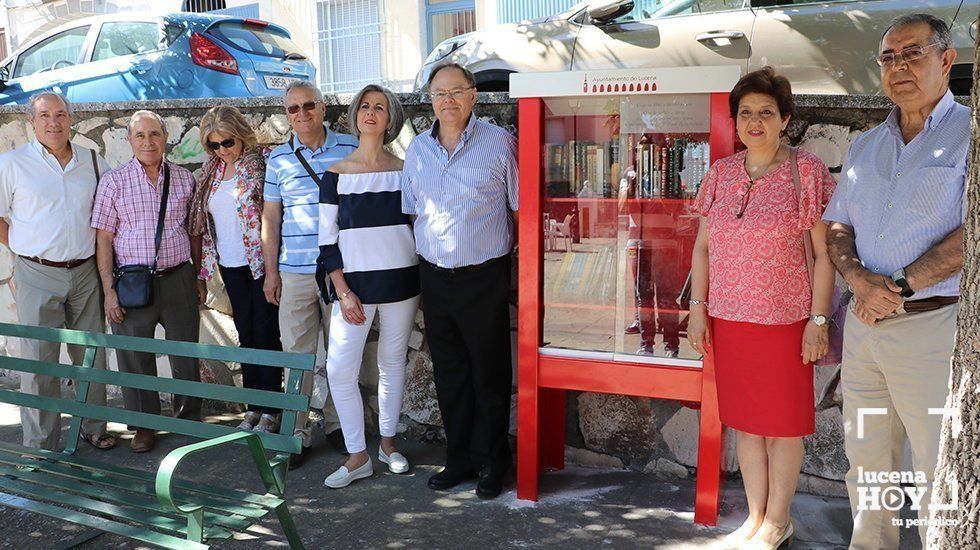  Miembros de Amigos de la Escuela junto a la edil de Educación, Encarnación Camacho y el empresario Joaquín Pimentel 