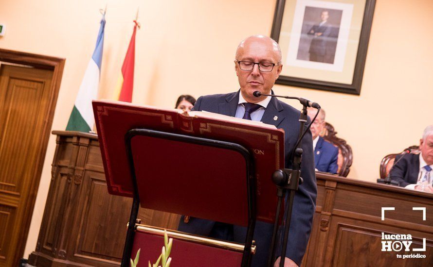 GALERÍA: Otra jornada para la historia de la democracia en Lucena. El pleno de investidura en 50 fotos GALERÍA: Otra jornada para la historia de la democracia en Lucena. El pleno de investidura en 50 fotos
