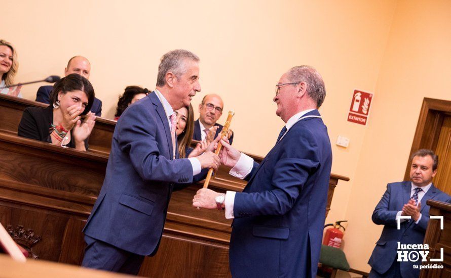 GALERÍA: Otra jornada para la historia de la democracia en Lucena. El pleno de investidura en 50 fotos GALERÍA: Otra jornada para la historia de la democracia en Lucena. El pleno de investidura en 50 fotos