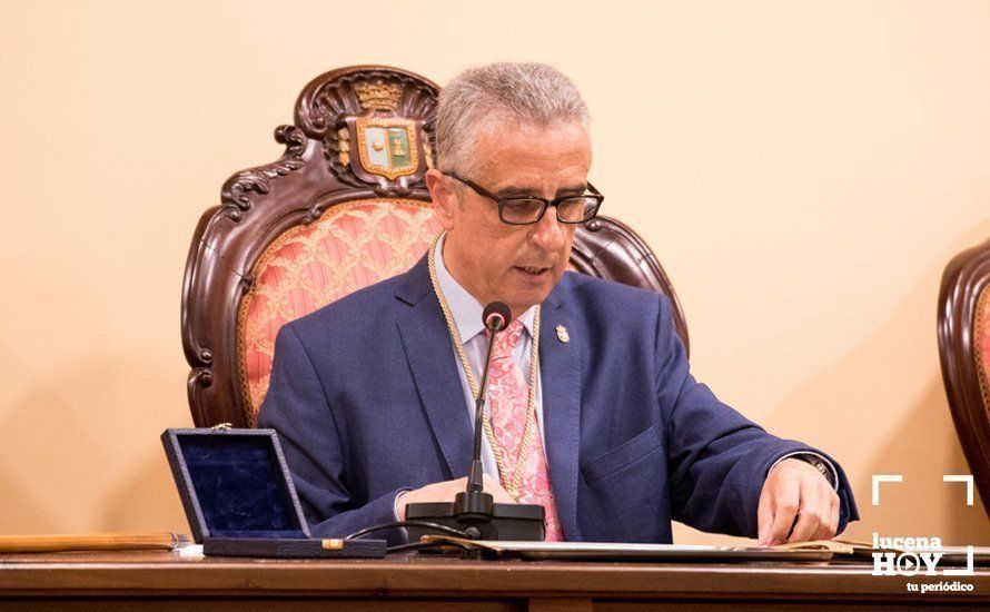 GALERÍA: Otra jornada para la historia de la democracia en Lucena. El pleno de investidura en 50 fotos GALERÍA: Otra jornada para la historia de la democracia en Lucena. El pleno de investidura en 50 fotos