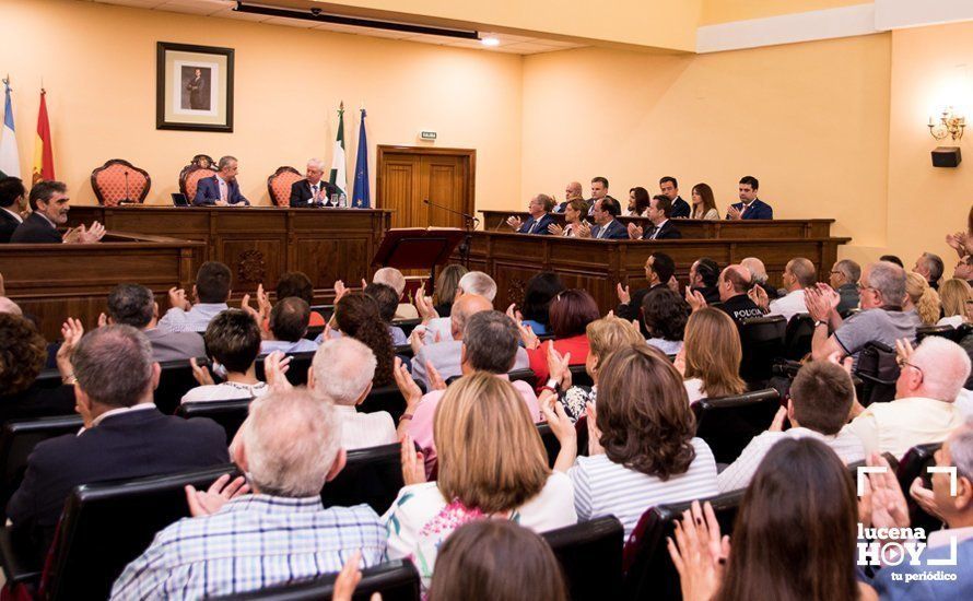 GALERÍA: Otra jornada para la historia de la democracia en Lucena. El pleno de investidura en 50 fotos GALERÍA: Otra jornada para la historia de la democracia en Lucena. El pleno de investidura en 50 fotos
