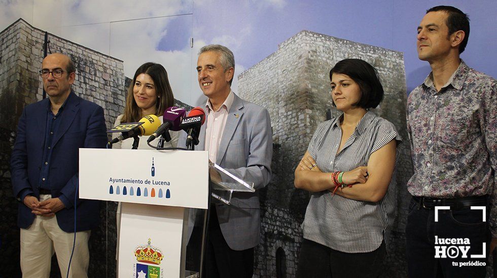  Juan Pérez junto a los cuatro tenientes de alcalde de la nueva corporación 